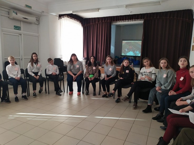 Преподаватели и студенты АГУ подготовили серию интерактивных семинаров по командообразованию