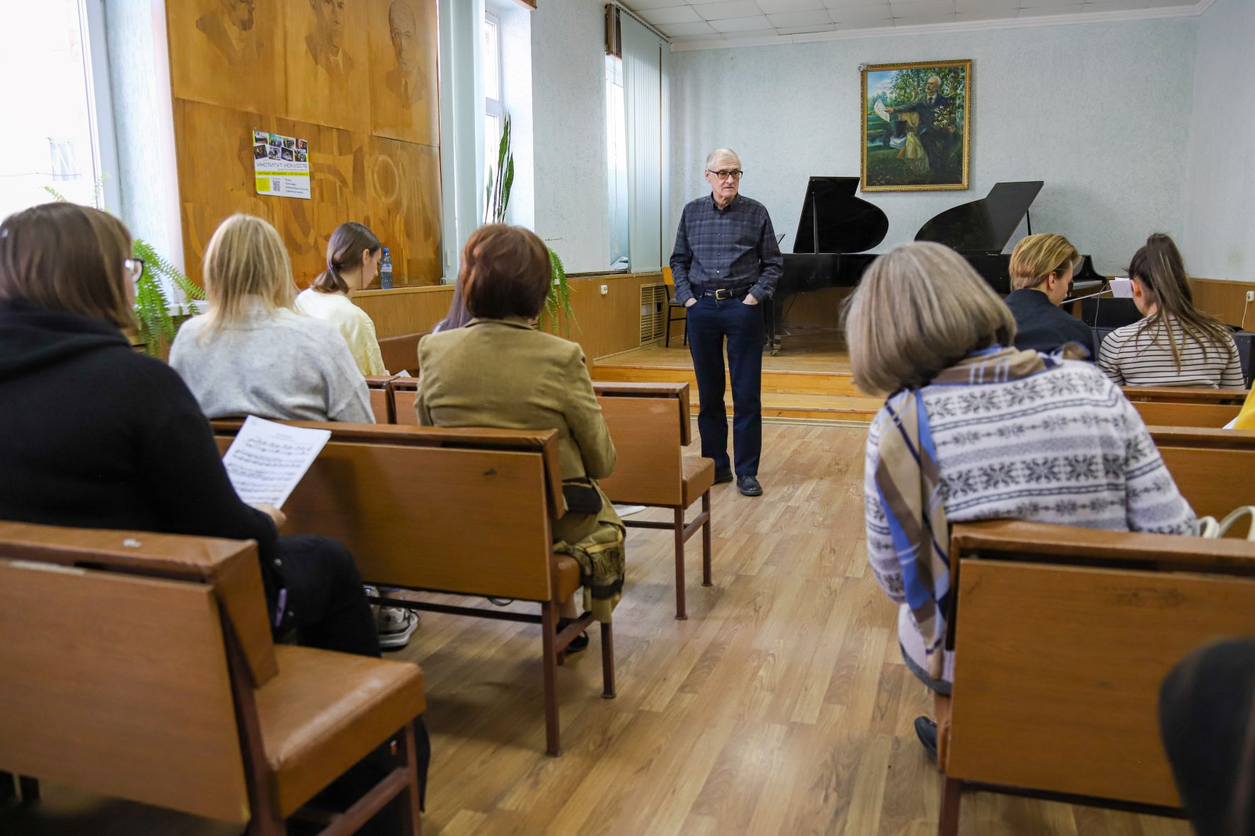 Преподаватель МГУ уходит из-за отношений со студентками