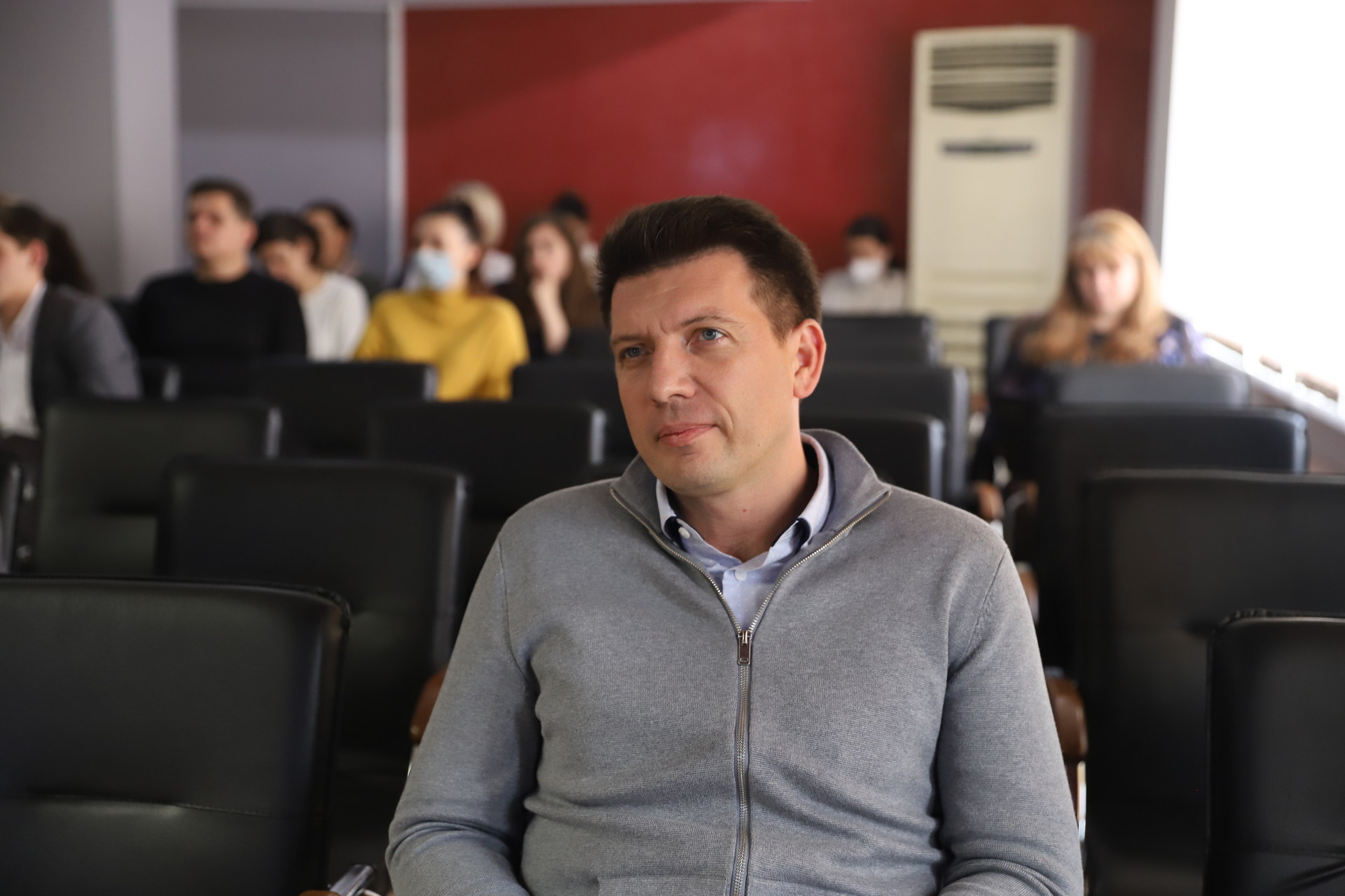 Мамий амин моссович. Адыгея мамий дауд казбекович. Адыгейский государственный университет ректор. Дауд мамий ректор агу. Адыгея мамий дауд казбекович.