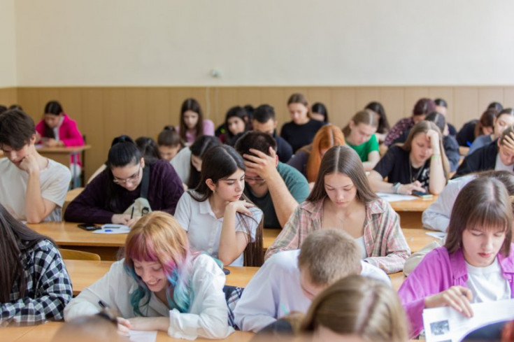 More Than One Hundred Participants Contributed to a Chemical Dictation at Adyghe State University