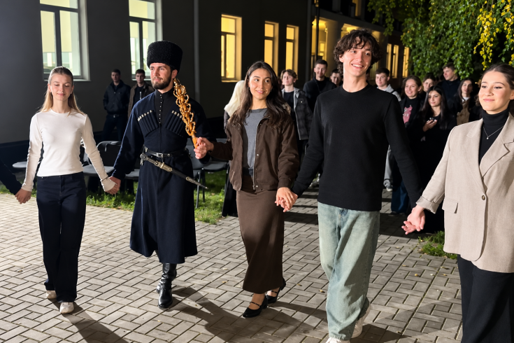 В Адыгейском государственном университете состоялся второй научно-популярный просветительский молодёжный вечер «Чэщдэс»