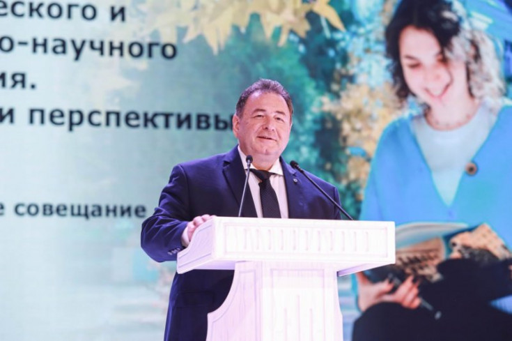 Daud Mamiy presented ASU projects to improve the quality of mathematical and natural science education at the republican August pedagogical conference