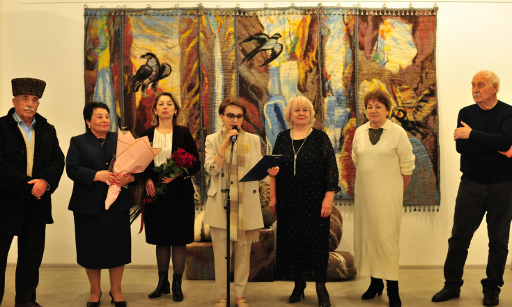 Персональная выставка преподавателя АГУ Елены Абакумовой открылась в Картинной галерее Адыгеи