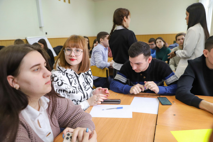 The week of science started at the Adyghe State University with a project seminar on the popularization of research in the network