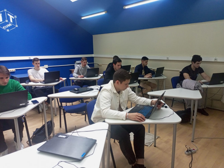 430 студентов Адыгейского государственного университета завершают обучение по проекту «Цифровые кафедры»