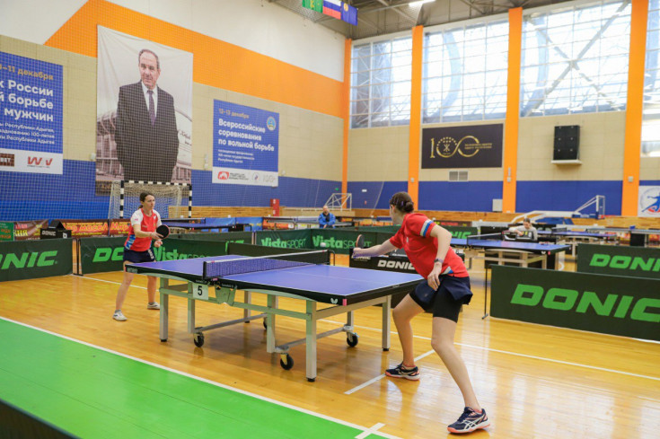Во дворце спорта «Якуб Коблев» стартовал чемпионат ЮФО по настольному теннису