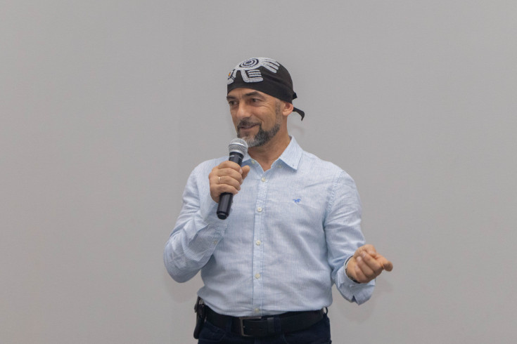Two-time world champion in light aviation Igor Potapkin spoke about long-distance flights that became record-breaking at the RGS Lecture Hall in Maykop