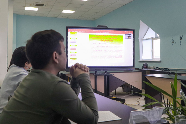 Difficulties for foreigners to learn Russian phraseological units were discussed at the International Faculty of Adyghe State University