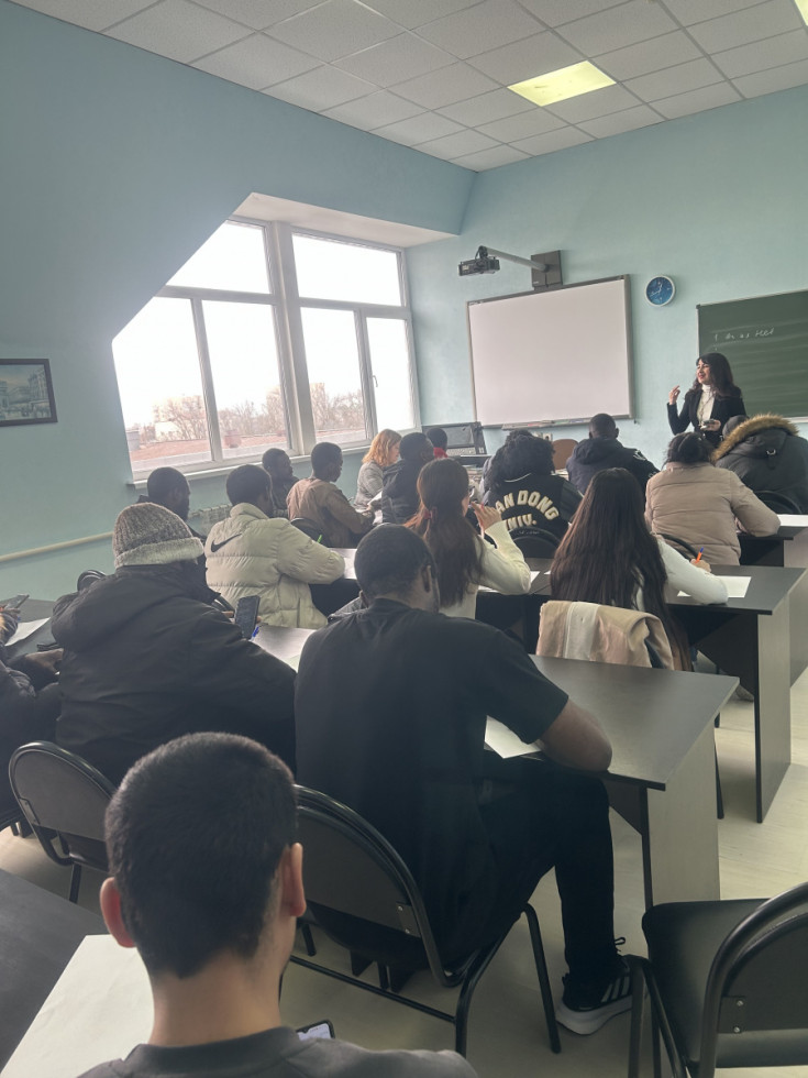 На международном факультете продолжаются встречи с иностранными студентами в формате психолого-адаптационного коворкинга 