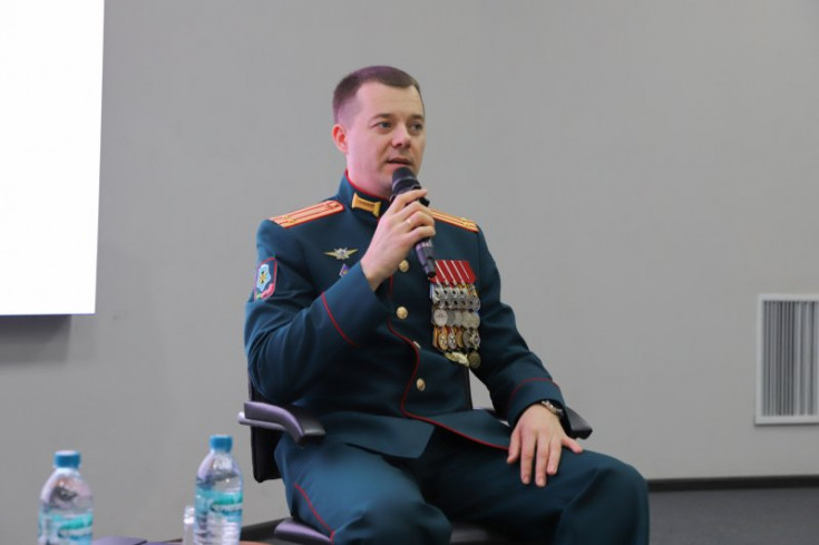 Air Defense Forces Veteran Sergei Kovalev Engages with Adyghe State University Students as Part of the "Conversation with a Hero" Initiative