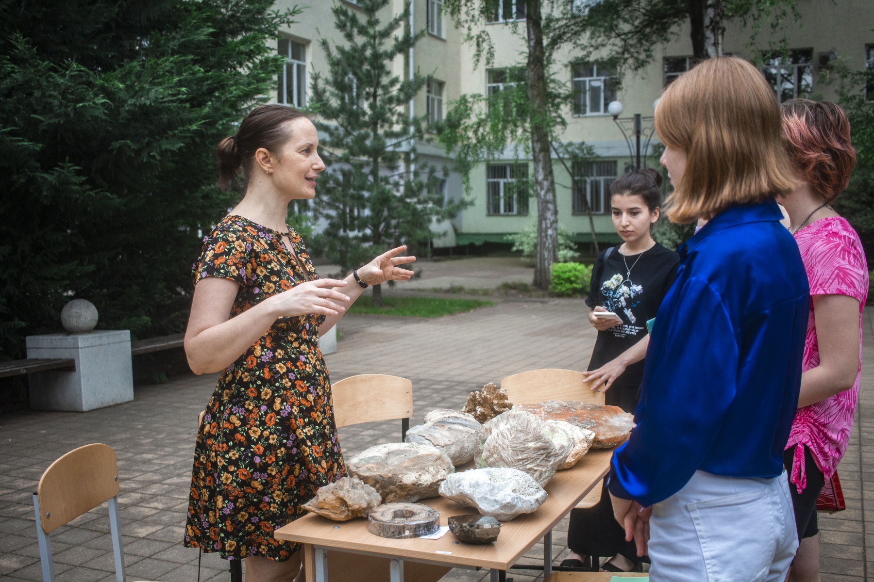 Ярмарка для школьников. Ярмарка вакансий для школьников. Благотворительный сбор детям. Благотворительная ярмарка.